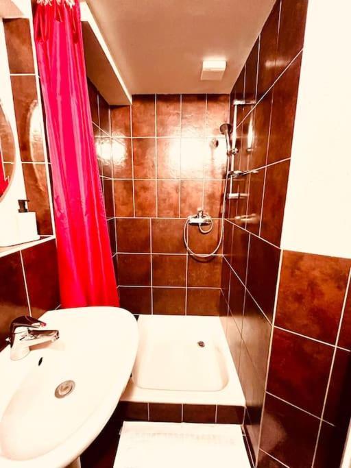 Charmant Appartement De Vacances Alta Ripa Hauterive  Exterior foto