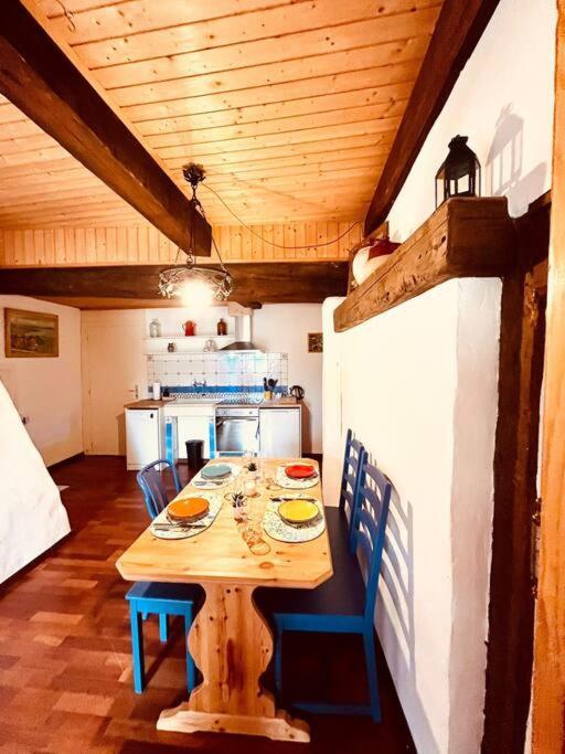 Charmant Appartement De Vacances Alta Ripa Hauterive  Exterior foto